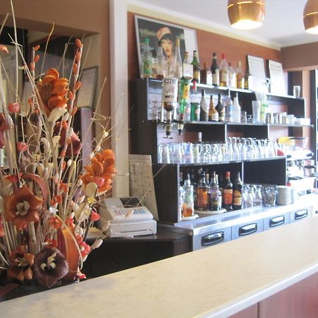 Hotel Restaurant Rive Gauche Bessines-sur-Gartempe ภายนอก รูปภาพ