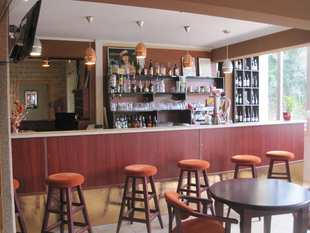 Hotel Restaurant Rive Gauche Bessines-sur-Gartempe ภายนอก รูปภาพ