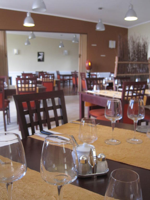 Hotel Restaurant Rive Gauche Bessines-sur-Gartempe ภายนอก รูปภาพ