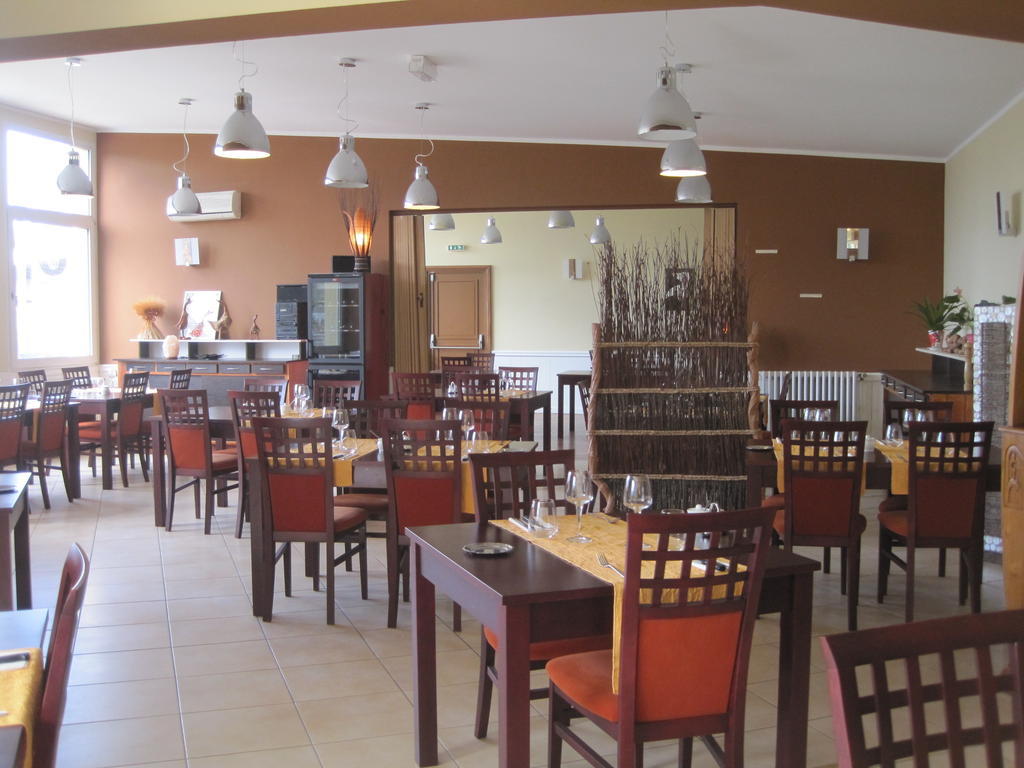 Hotel Restaurant Rive Gauche Bessines-sur-Gartempe ภายนอก รูปภาพ